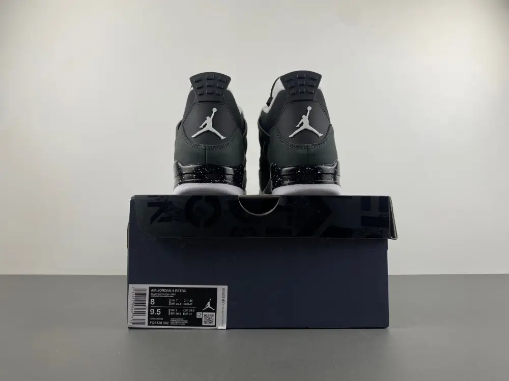 AIR JORDAN 4 RETRO 