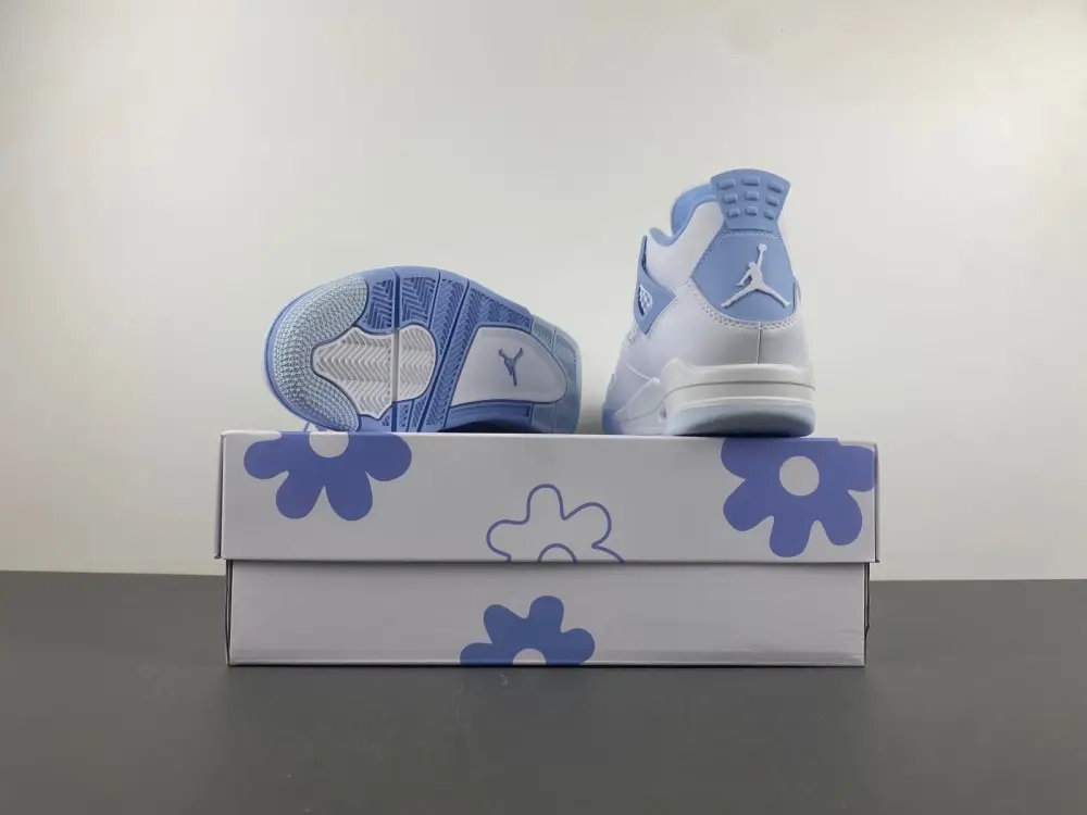 Air Jordan 4 “Forget Me Not” 