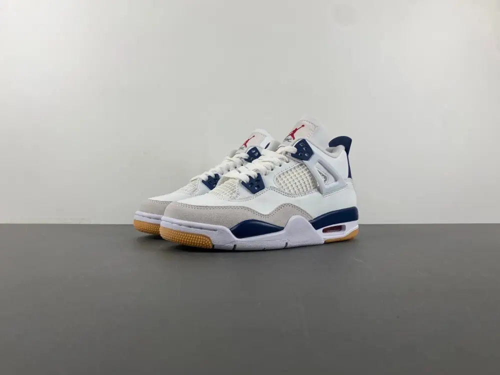 Nike SB x Air Jordan 4 