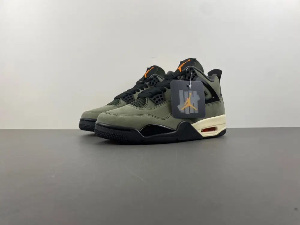 UNDEFEATED x Air Jordan 4 