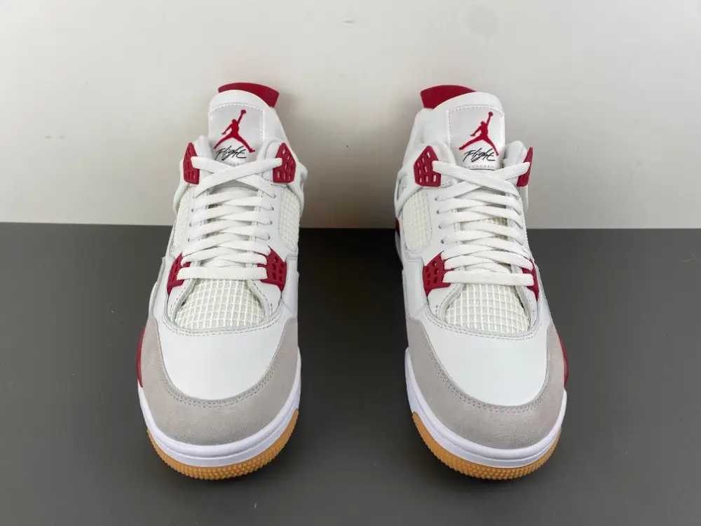 Nike SB x Air Jordan 4 Retro SP ‘Varsity 